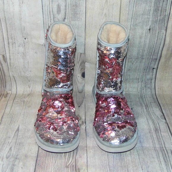 UGG Classic Short Silver/Pink Fish Scale Sequin/Sheepskin Boots Womens Size 7 - Picture 4 of 9